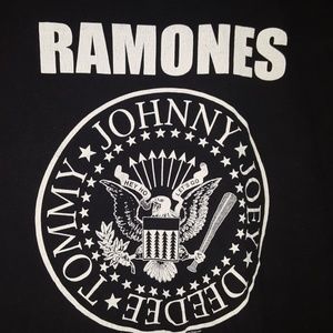 Ramones rock tee